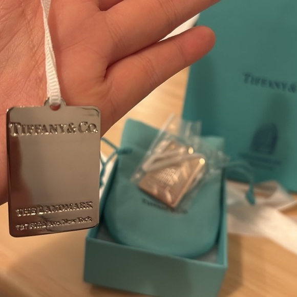 Cufflinks + Keyring - Picture 8 of 10